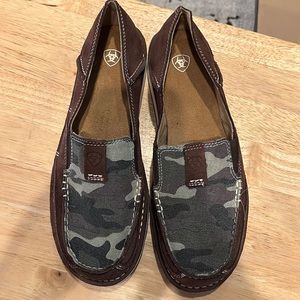 Ariat Cruiser Womens leather shoe size 10 BRAND NEW, no box